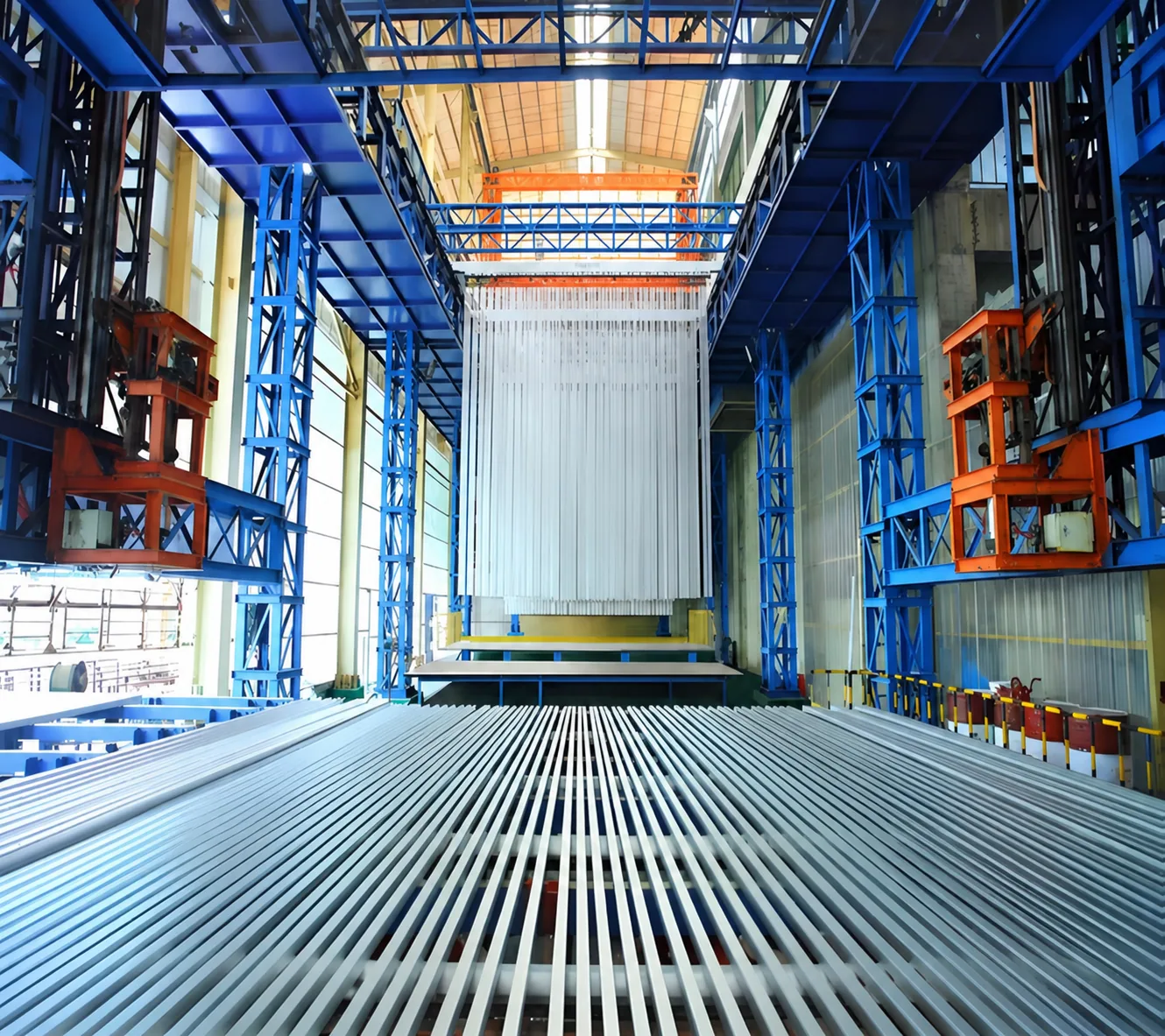 Large industrial surface treatment line for aluminum profiles